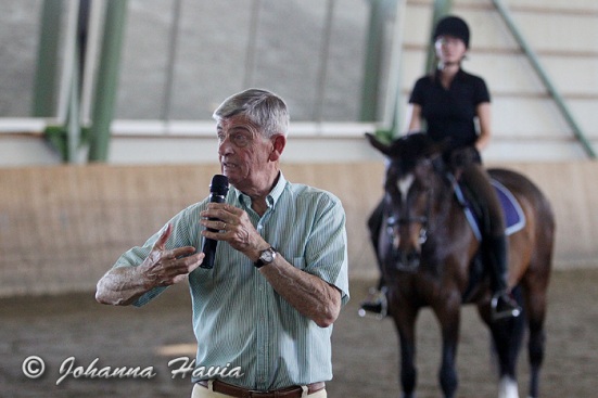 Eversti Christian Carde opettaa Ruukin maaseutuopistolla kesäkuu 2013